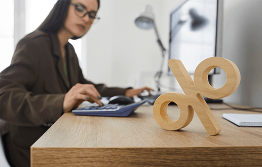 Whenever you borrow a loan, the lender charges interest on the loan, which represents the cost of borrowing the loan. Knowing how loan interest is calculated can help you better understand your repayment obligations. When you repay the loan, you not only pay off the principal but also repay the interest. Here’s what you should learn about how to calculate the interest rate on loans: Whenever you borrow a loan, the lender charges interest on the loan, which represents the cost of borrowing the loan. Knowing how loan interest is calculated can help you better understand your repayment obligations. When you repay the loan, you not only pay off the principal but also repay the interest. Here’s what you should learn about how to calculate the interest rate on loans: